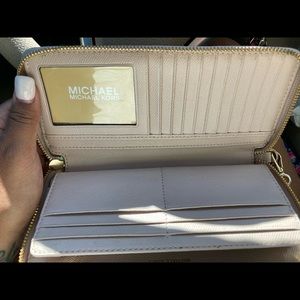 Pink Michael Kors Wristlet Wallet